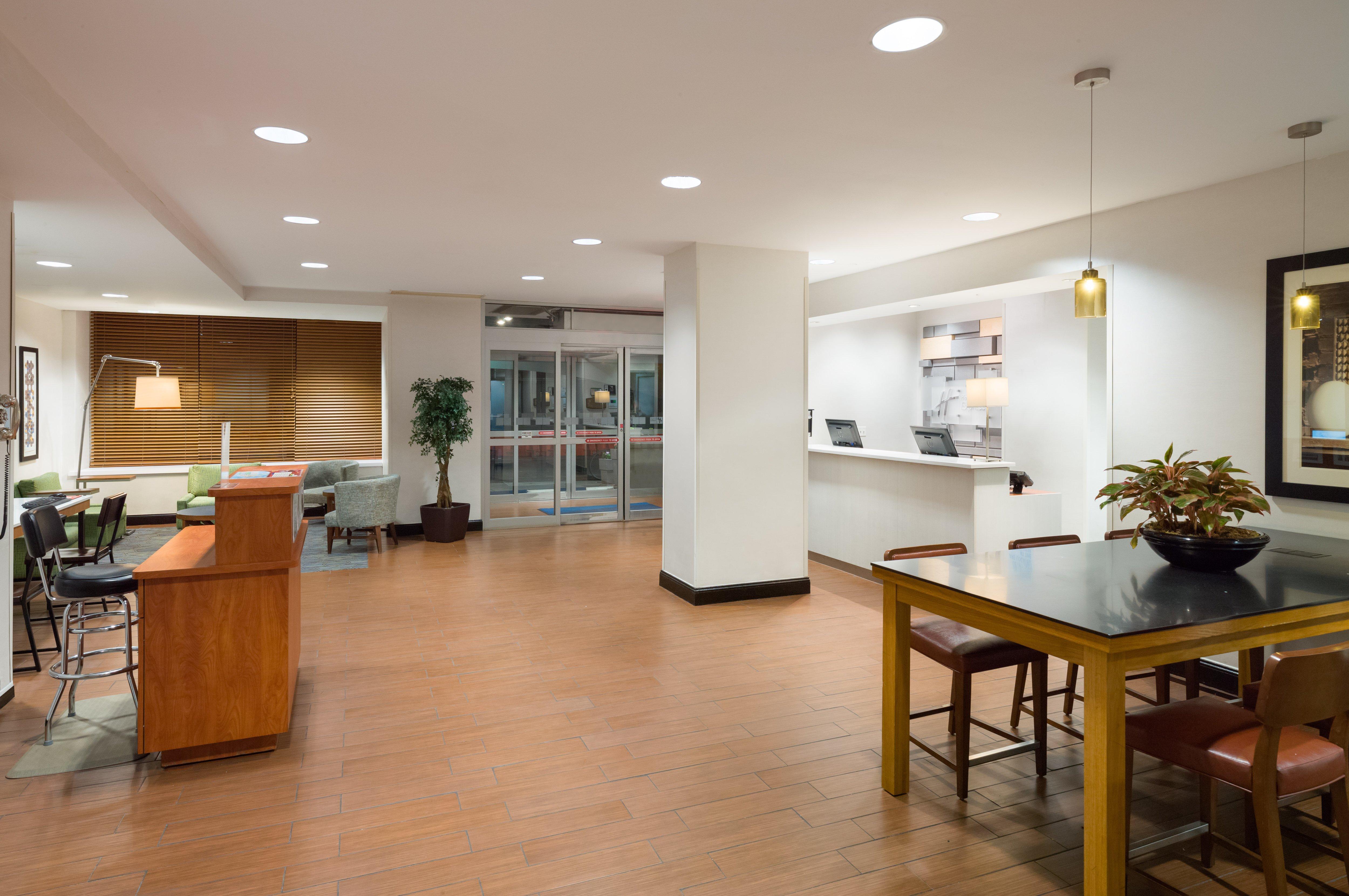 Holiday Inn Express - Times Square By Ihg New York Exterior photo