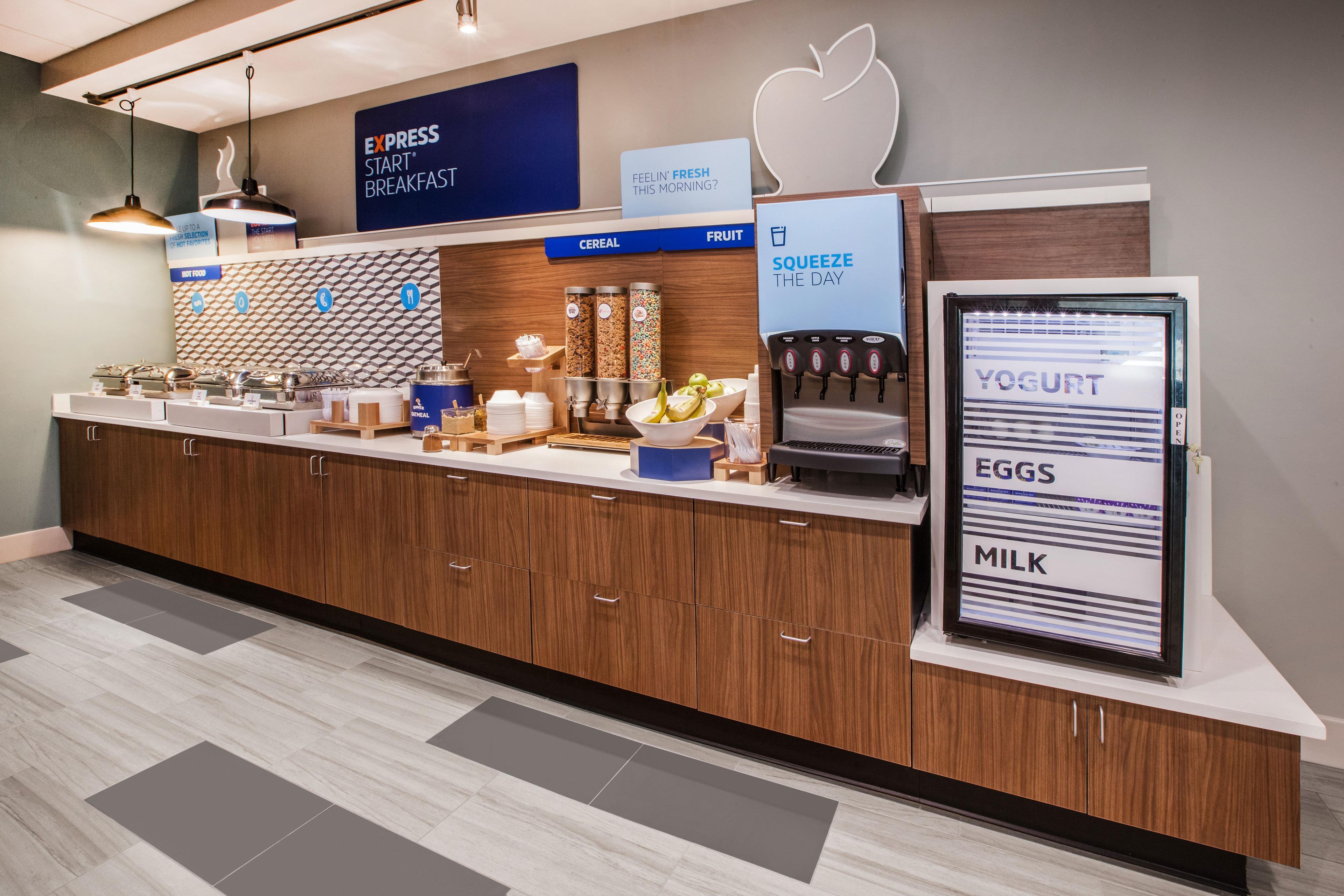 Holiday Inn Express - Times Square By Ihg New York Exterior photo