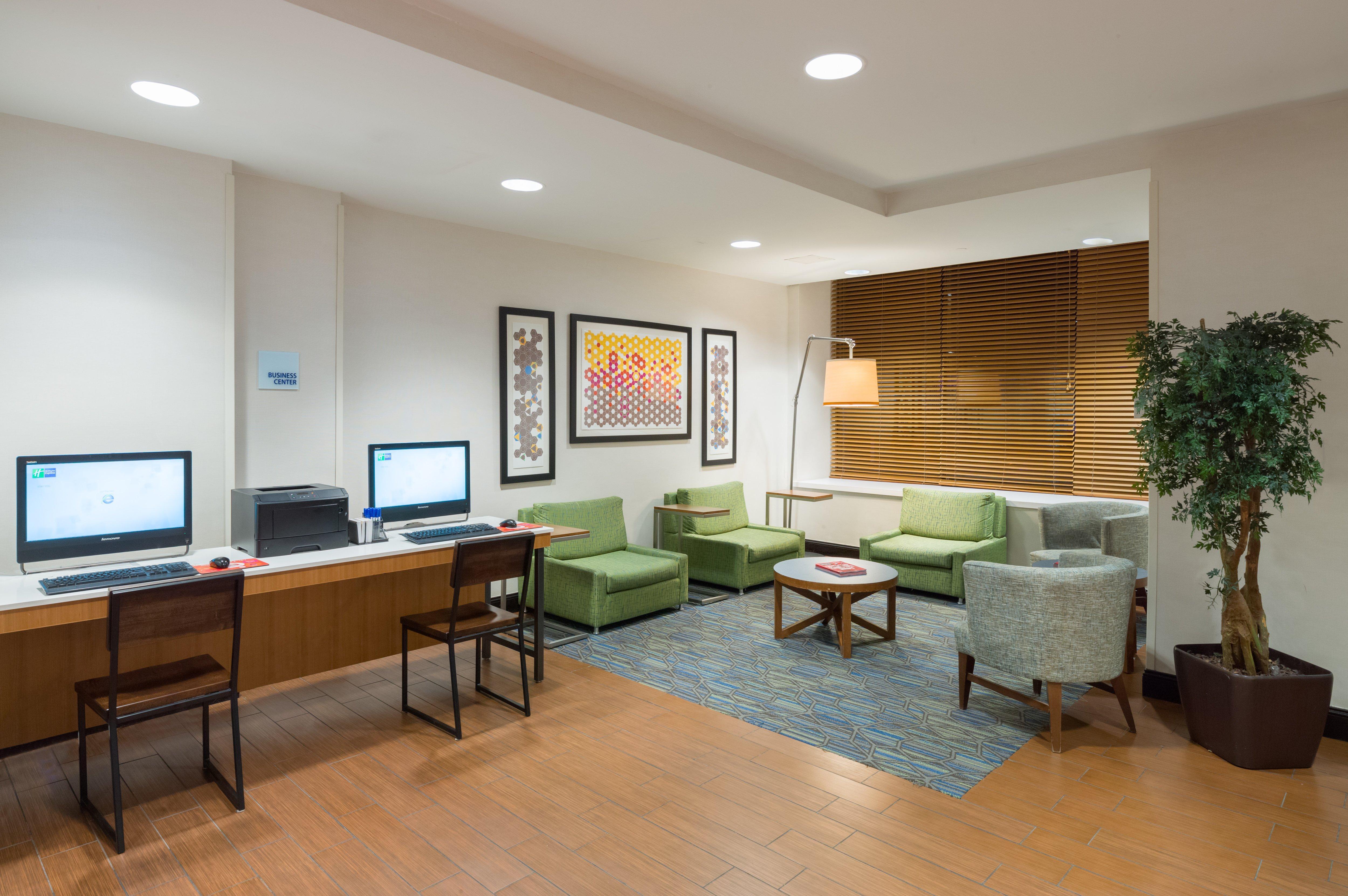 Holiday Inn Express - Times Square By Ihg New York Exterior photo