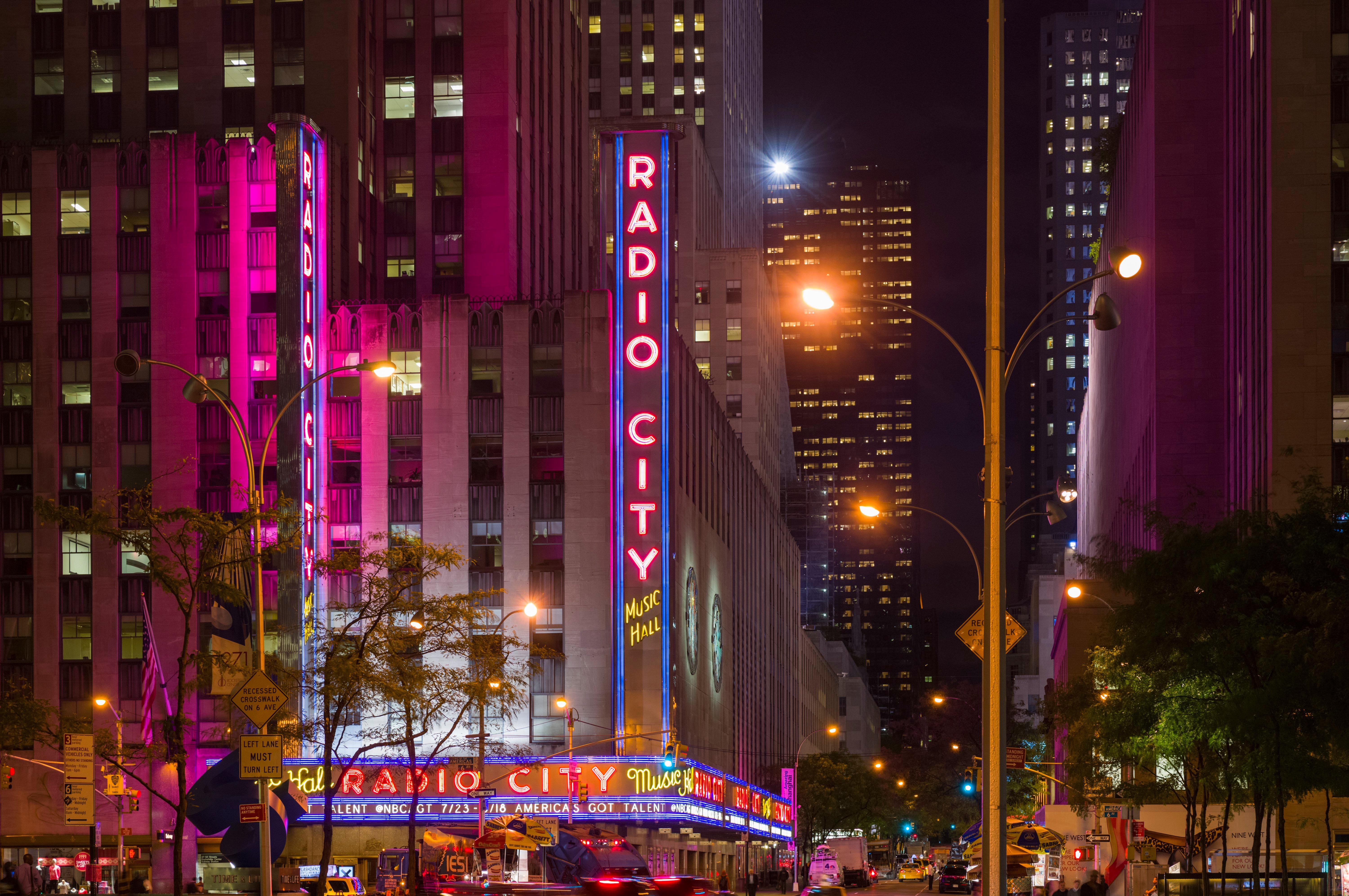 Holiday Inn Express - Times Square By Ihg New York Exterior photo