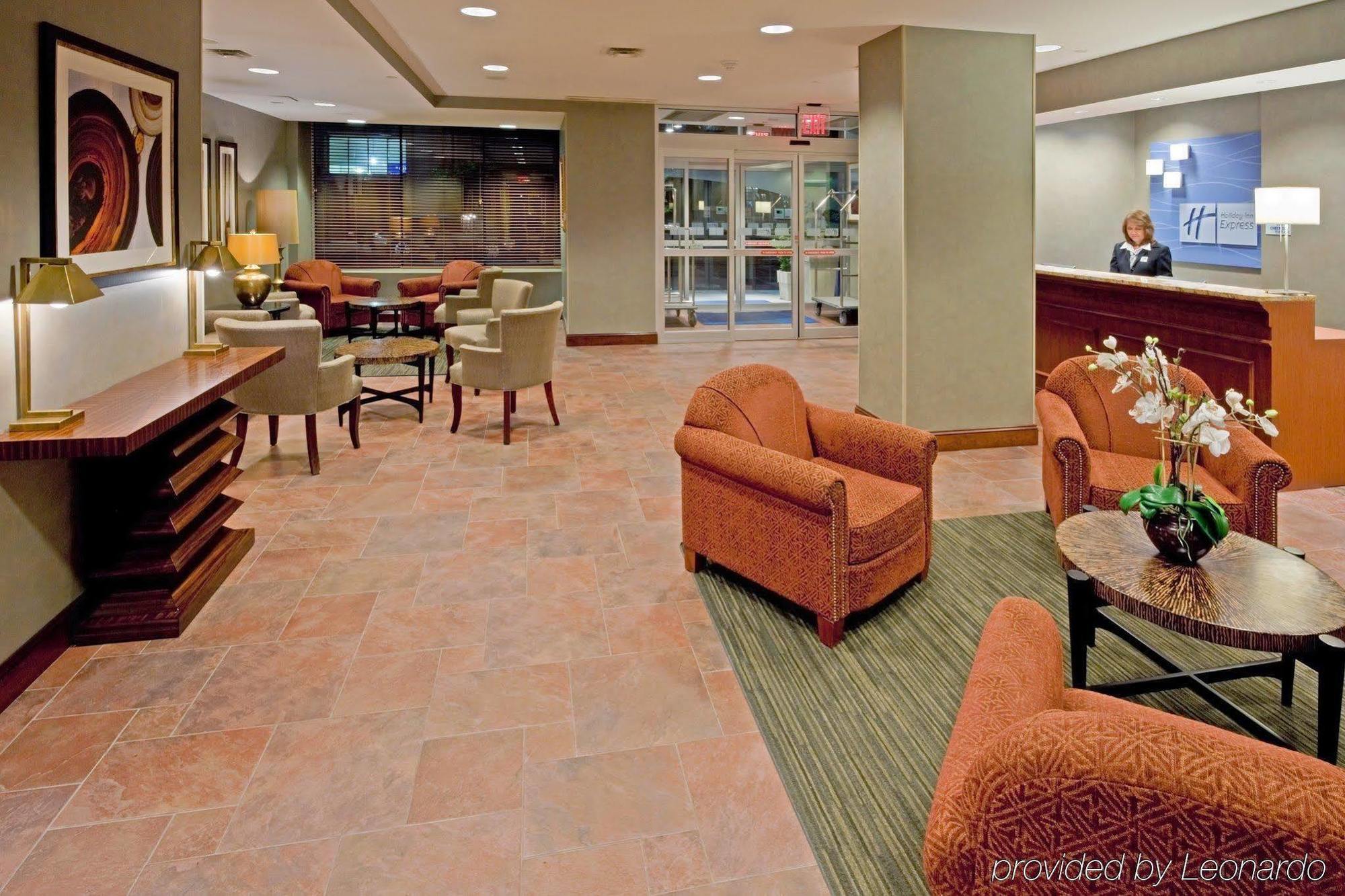 Holiday Inn Express - Times Square By Ihg New York Exterior photo